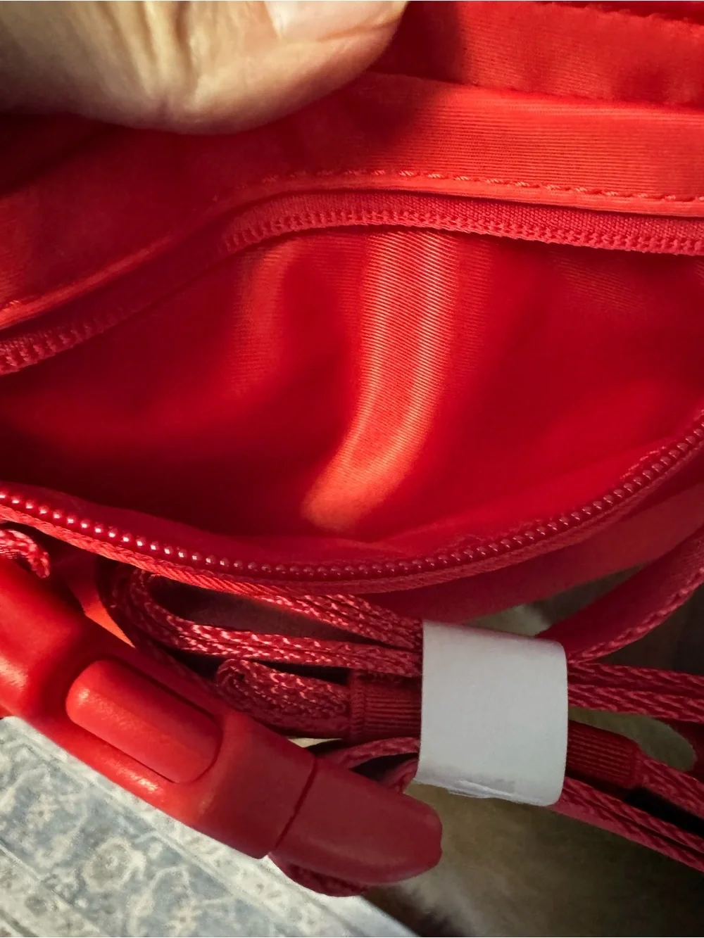 Lululemon 1 L red belt bag silver accents - Picture 4 of 13